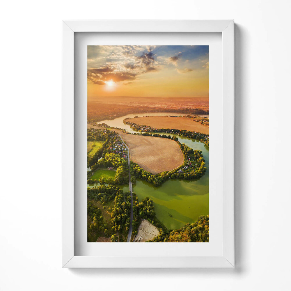 Keretezett kép Naplemente a folyó felett