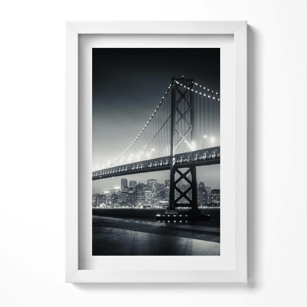 Keretezett kép Fekete-fehér híd város háttérrel