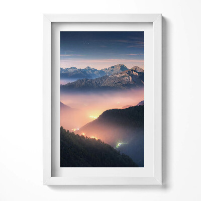 Keretezett kép Hegyek és ködös völgy
