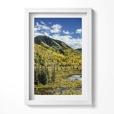 Keretezett kép Őszi táj hegyekkel és folyóval