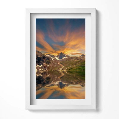 Keretezett kép Hegyek és tükörkép a vízben