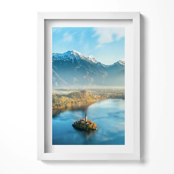 Keretezett kép Tó hegyek sziget templom