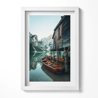 Keretezett kép Tóparti faház és csónakok