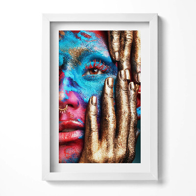 Keretezett kép Színes arcfestés és arany kezek