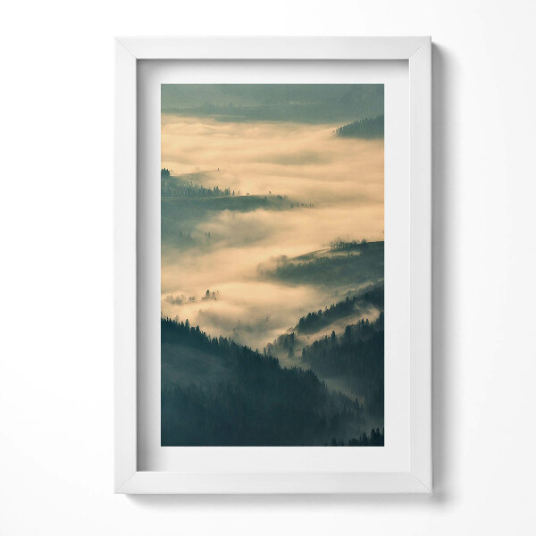 Keretezett kép Hegyek ködben nyugodt táj