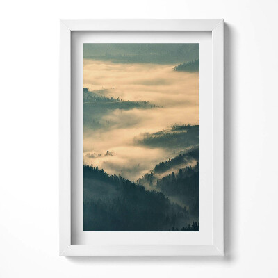 Keretezett kép Hegyek ködben nyugodt táj