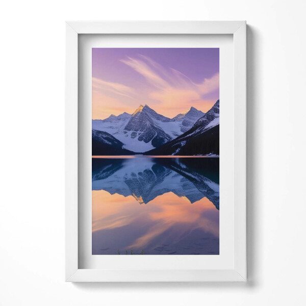 Keretezett kép Hegyek és tó tükröződése