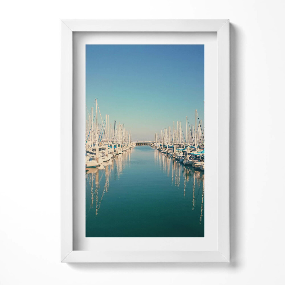 Keretezett kép Hajók a kikötőben tükörsima víz