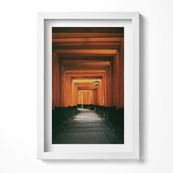Keretezett kép Torii kapuk sorozata egy ösvényen