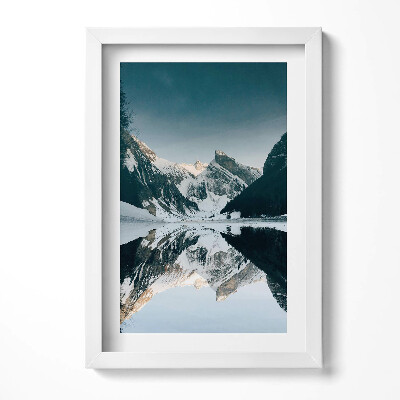 Keretezett kép Hegyek és tükörképes víz
