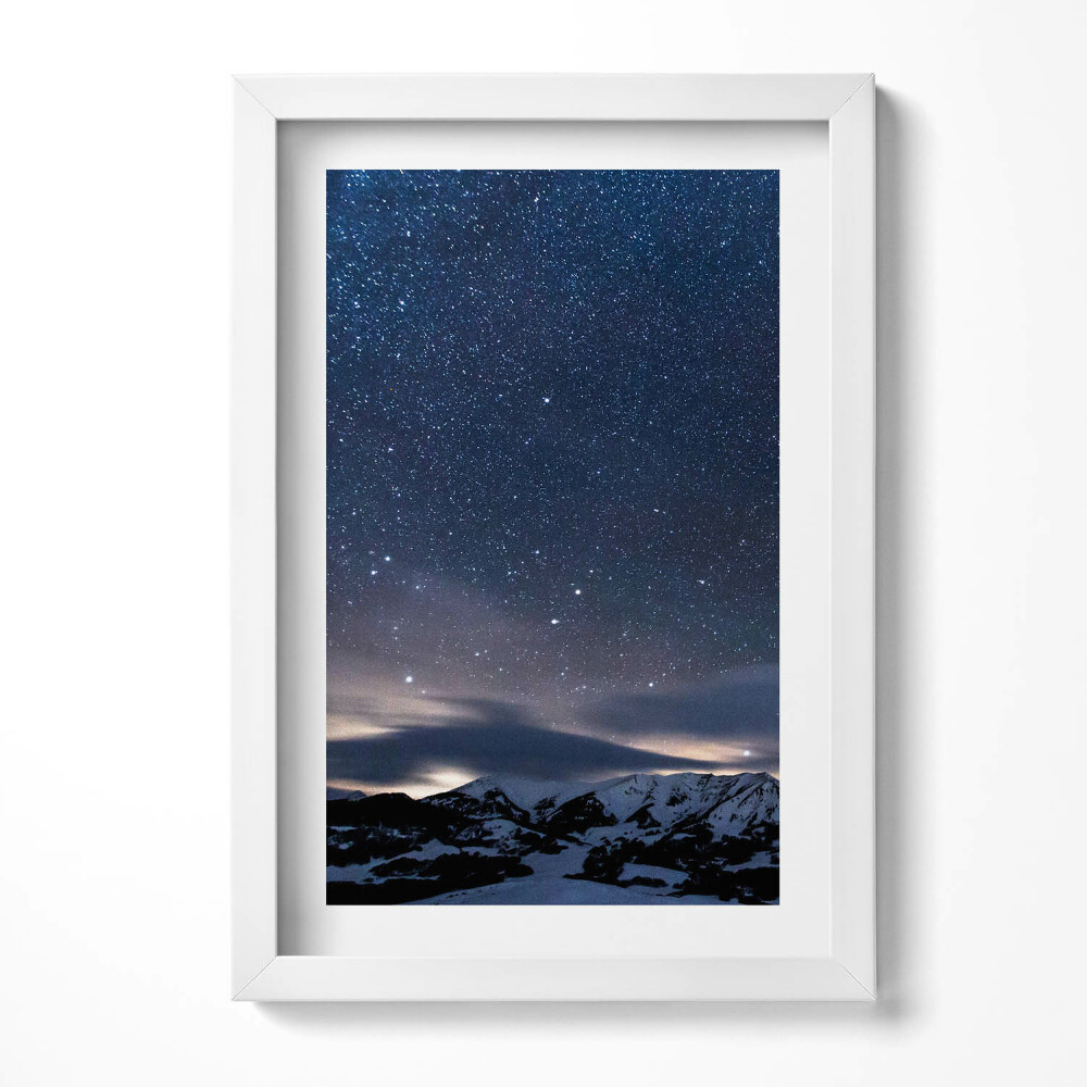 Keretezett kép Csillagos égbolt hegyek felett