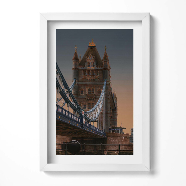 Keretezett kép Tower Bridge naplementében