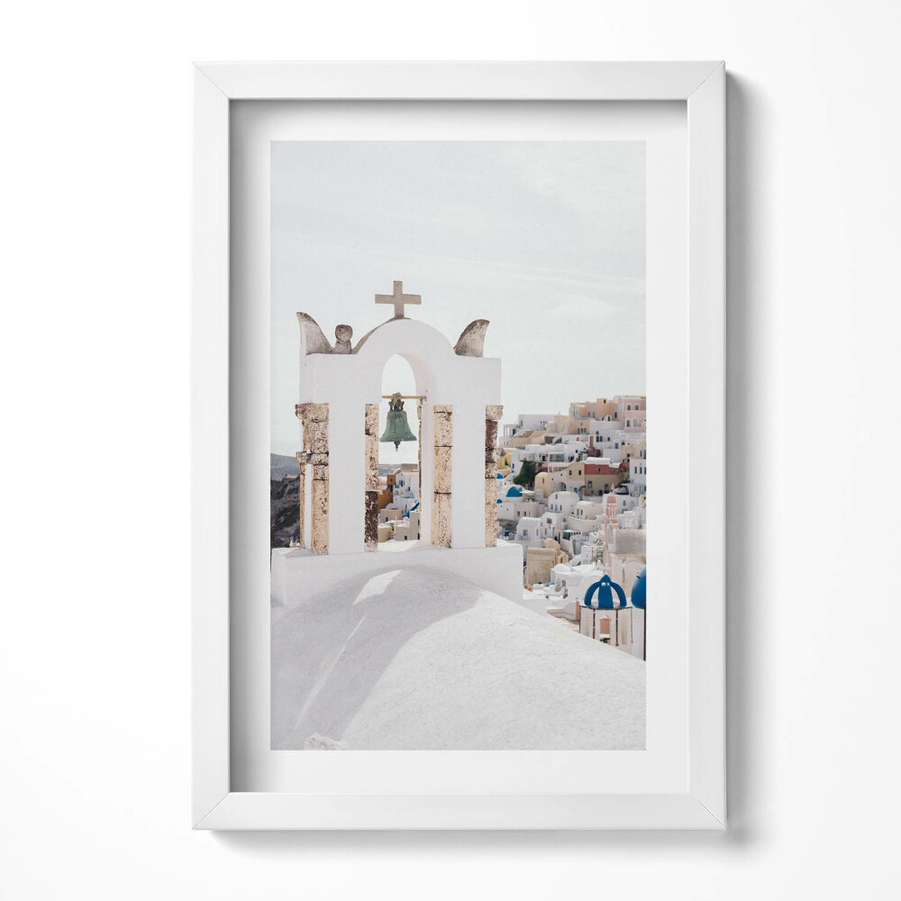 Keretezett kép Fehér templom harangtorony kék kupola