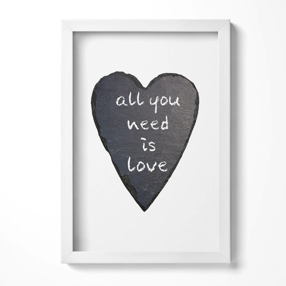 Keretezett kép Szív alakú üzenet: "all you need is love"