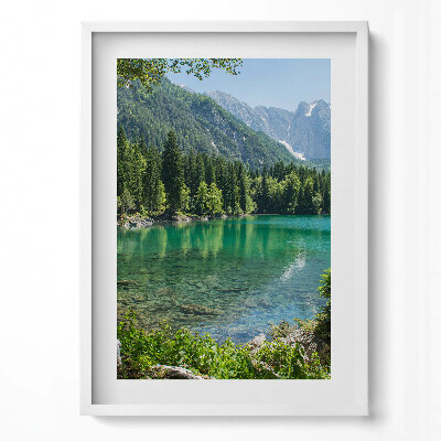 Függőleges kép keretben Tiszta tó hegyek erdő