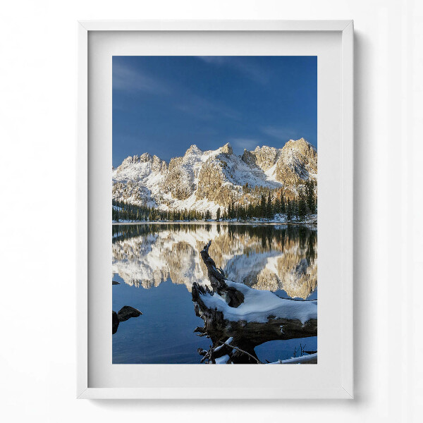 Függőleges kép keretben Hegyek és tükörsima tó