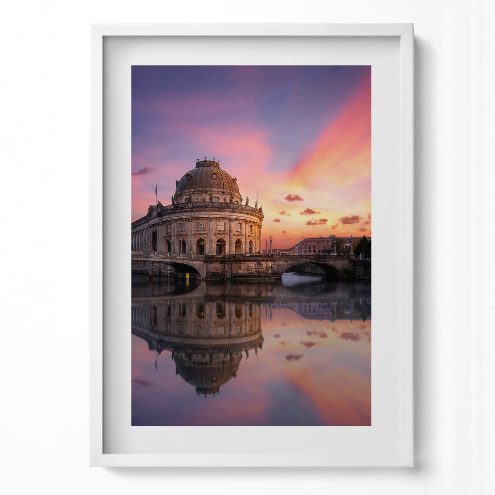 Függőleges kép keretben Színes naplemente vízparti épület