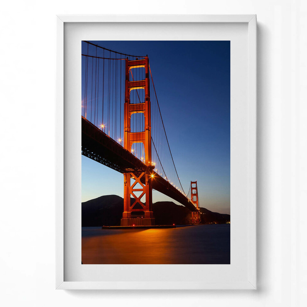 Függőleges kép keretben Aranykapu híd naplementében