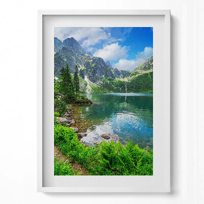 Függőleges kép keretben Tó hegyek zöld növényzet