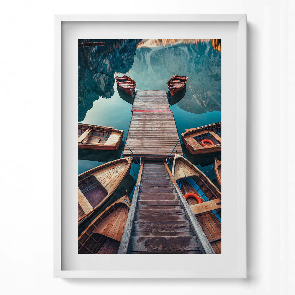 Függőleges kép keretben Hajók a vízparton híd