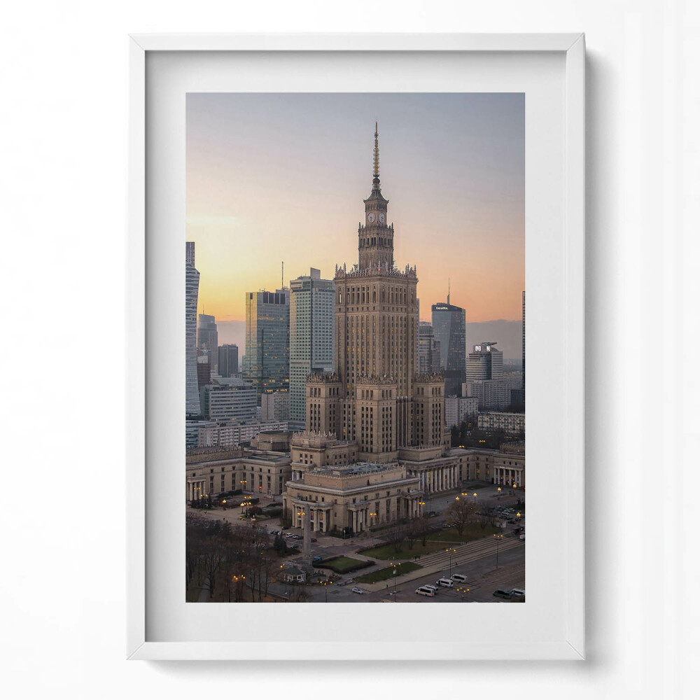 Függőleges kép keretben Varsói felhőkarcoló naplementében