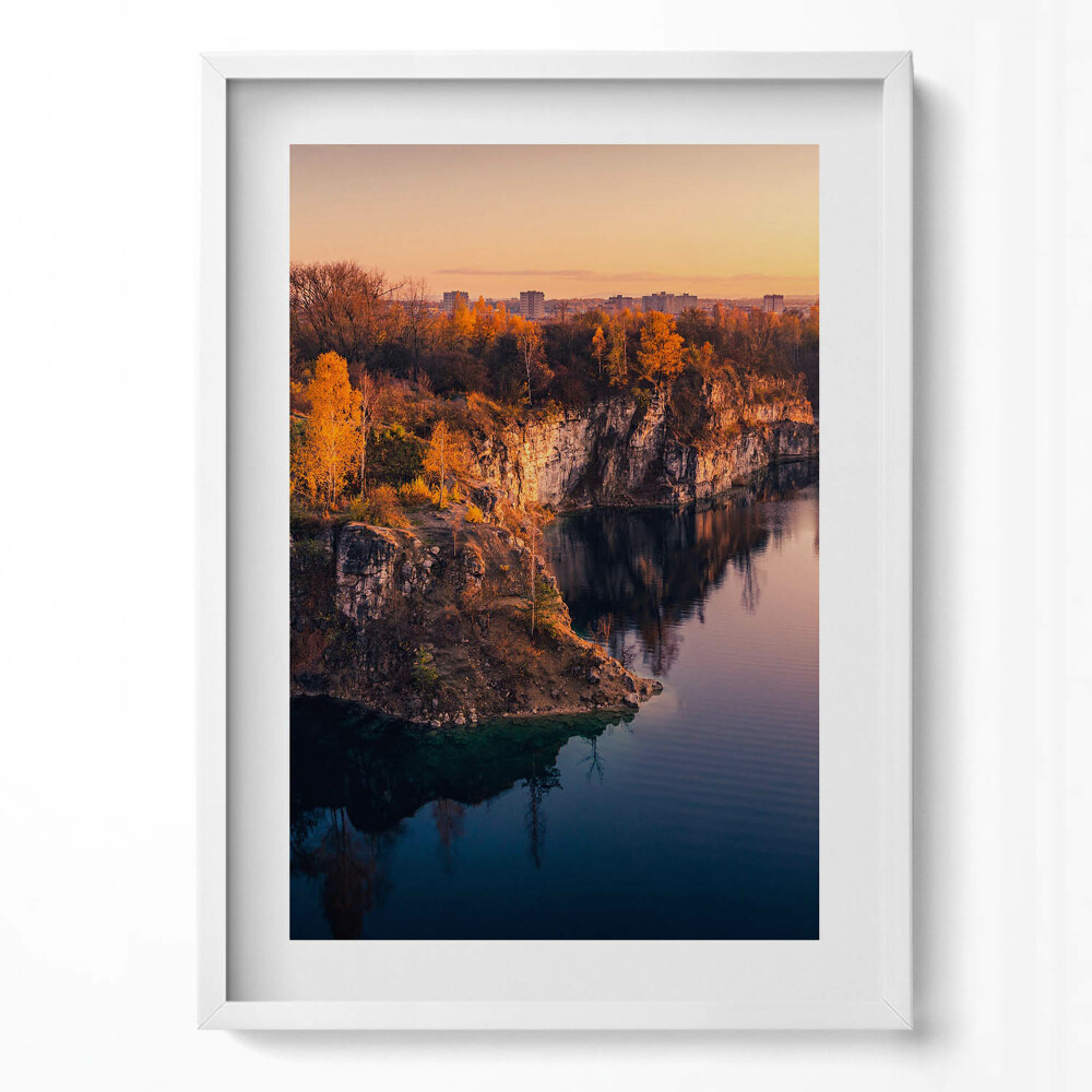 Függőleges kép keretben Tó és őszi táj