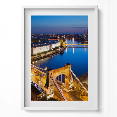 Függőleges kép keretben Híd és városi táj éjszaka