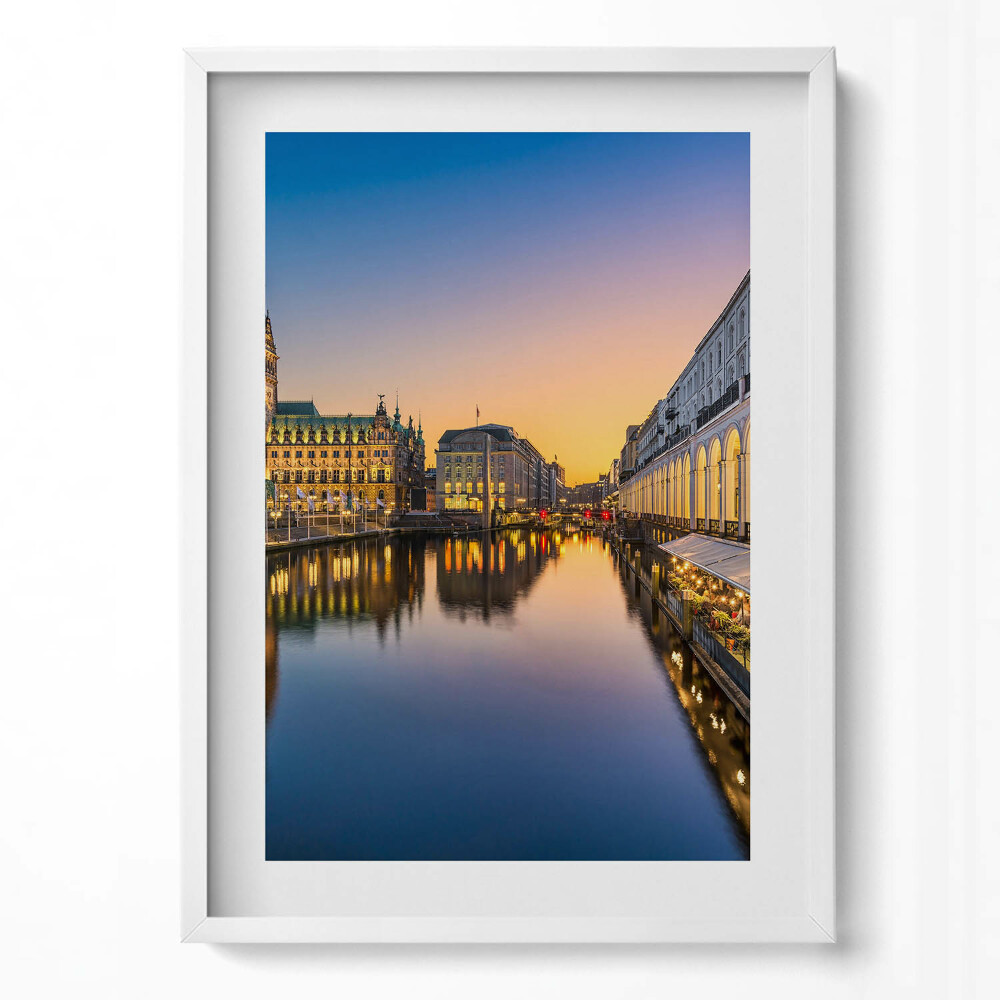 Függőleges kép keretben Városi táj vízparti épületek