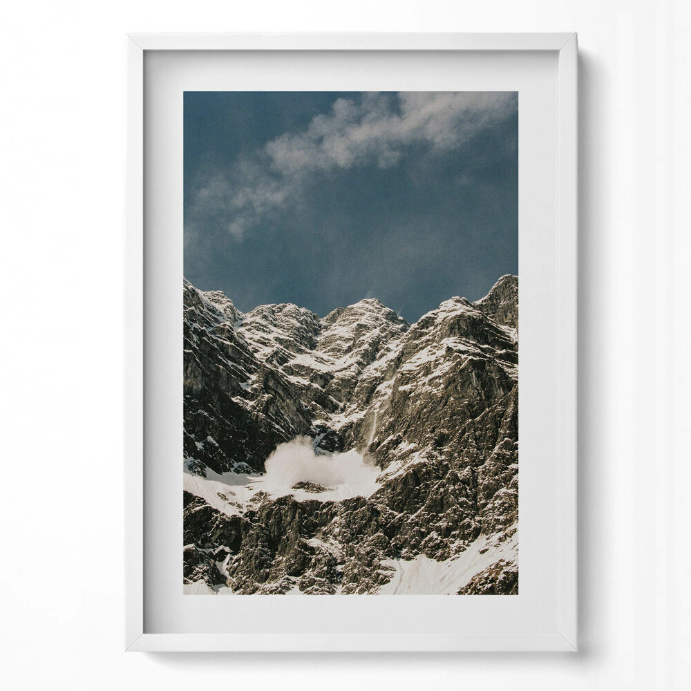 Függőleges kép keretben Havas hegycsúcsok kék ég