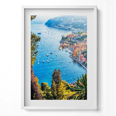 Függőleges kép keretben Tengerparti város panoráma