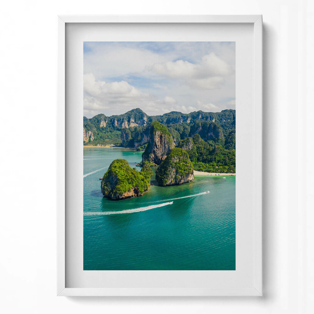 Függőleges kép keretben Tengerparti szigetek és hegyek