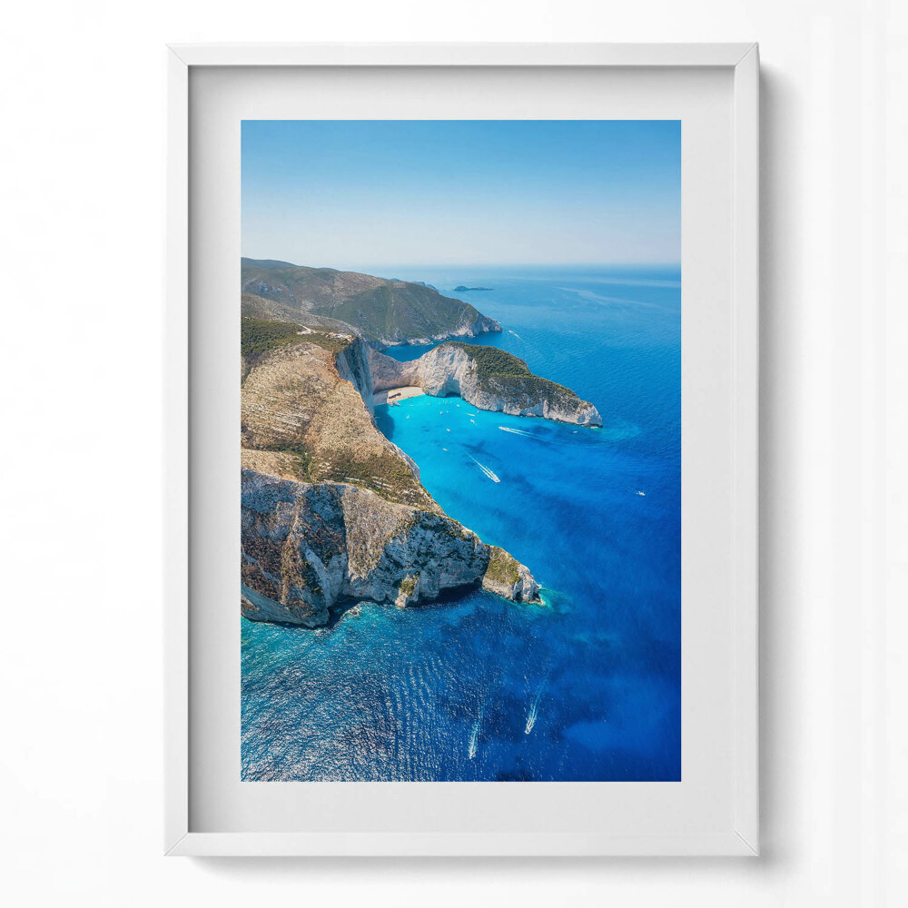 Függőleges kép keretben Tengerparti táj sziklás partokkal