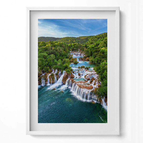 Függőleges kép keretben Vízesés zöld környezetben