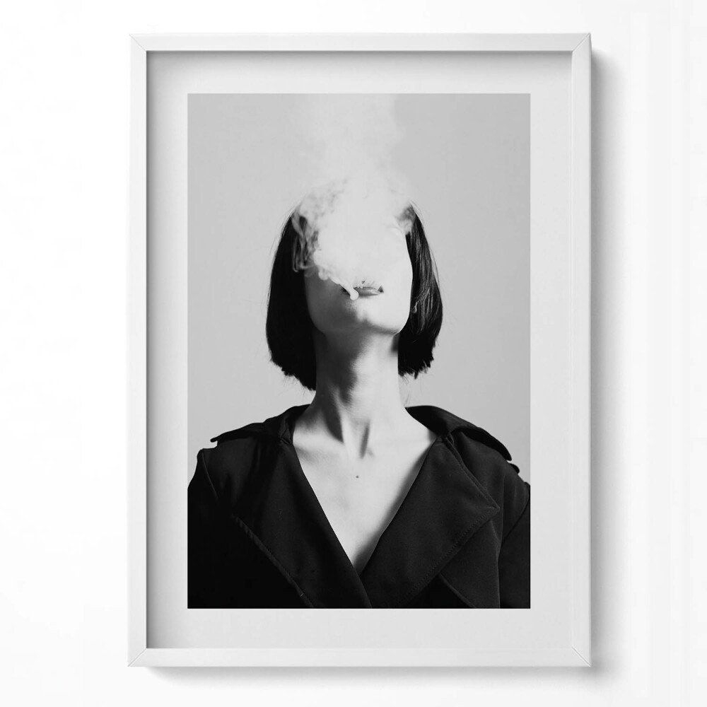 Függőleges kép keretben Fekete-fehér portré füsttel