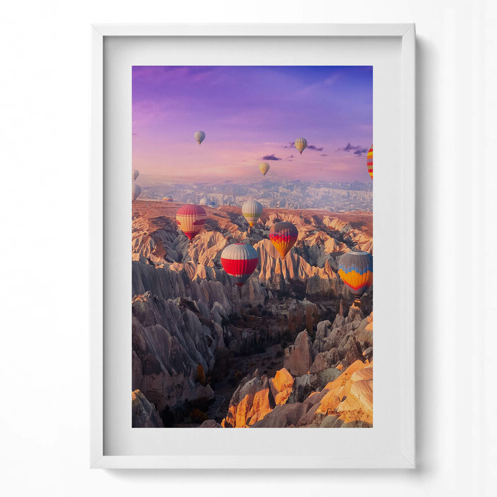 Függőleges kép keretben Légballonok a hegyek felett