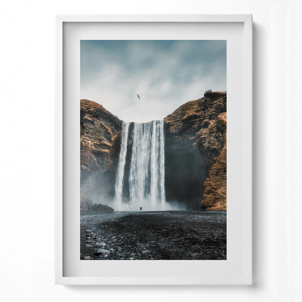 Függőleges kép keretben Vízesés és ködös táj