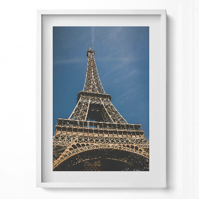 Függőleges kép keretben Eiffel-torony alulnézetből