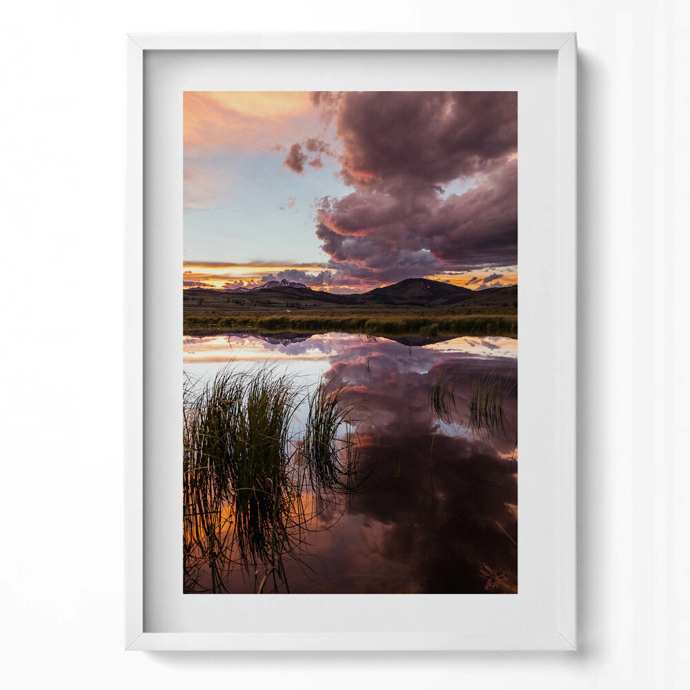 Függőleges kép keretben Tóparti naplemente felhőkkel