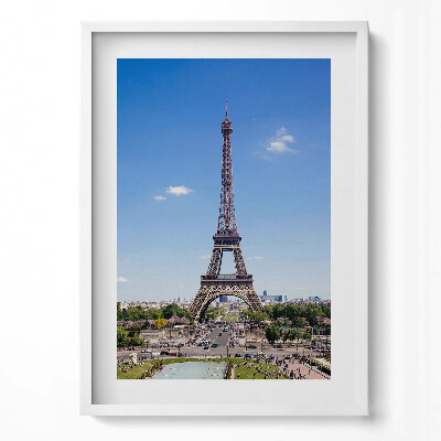 Függőleges kép keretben Eiffel-torony a kék ég alatt