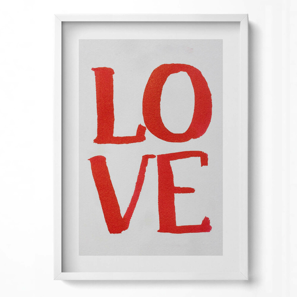 Függőleges kép keretben A képen a "LOVE" szó látható