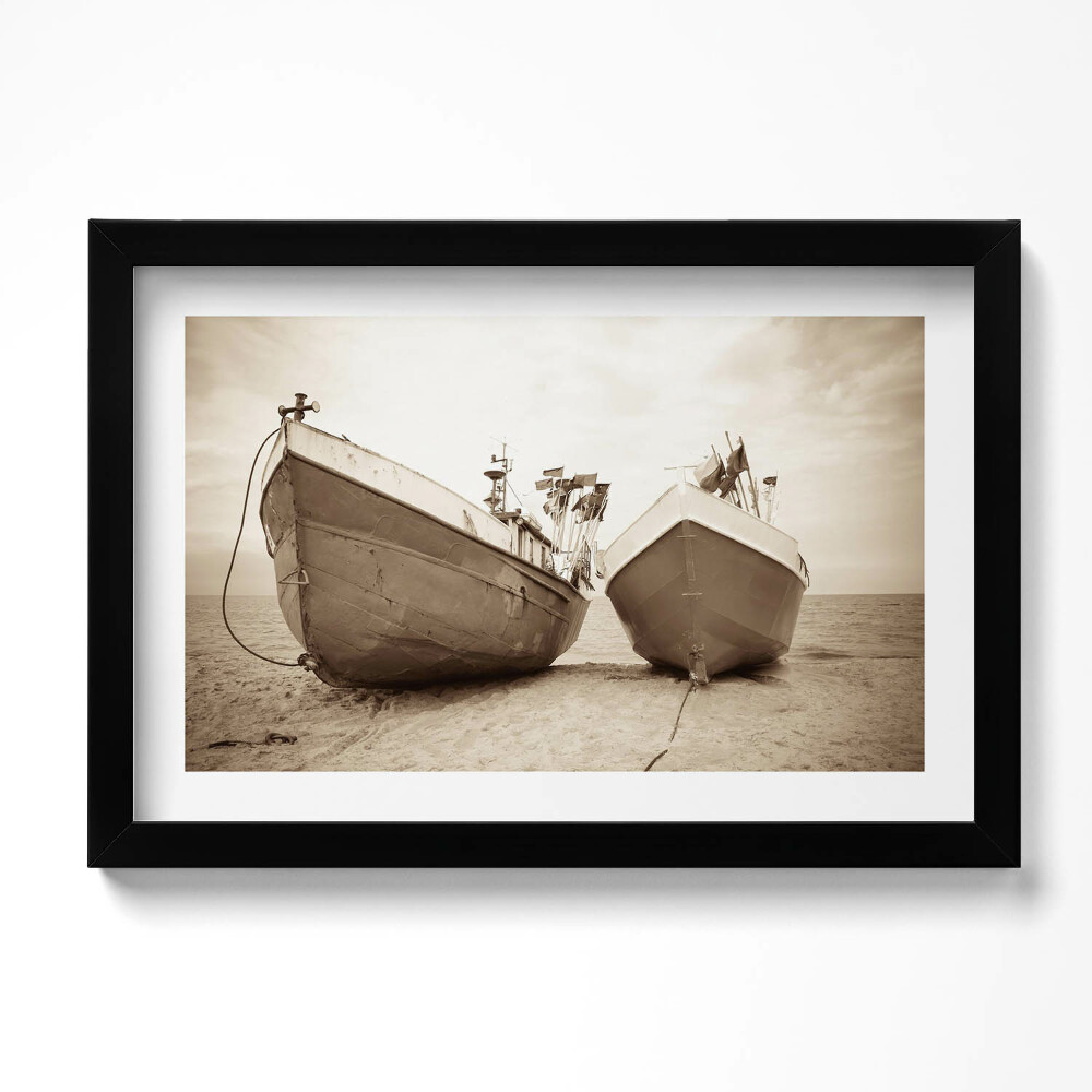Keretezett kép Két csónak a tengerparton - szepia