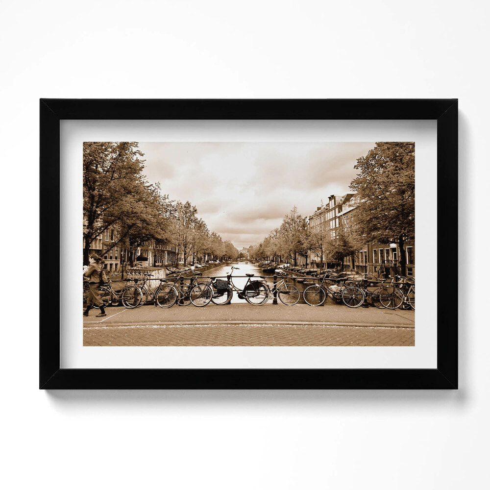 Keretezett kép Amszterdam látképe kerékpárokkal