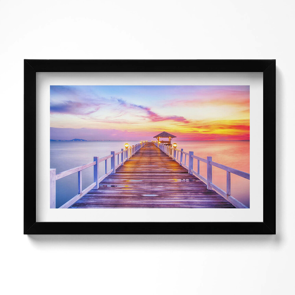 Keretezett kép Fából készült híd a kikötőben