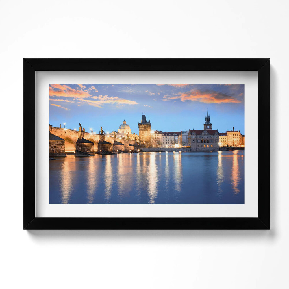 Keretezett kép Városi táj este