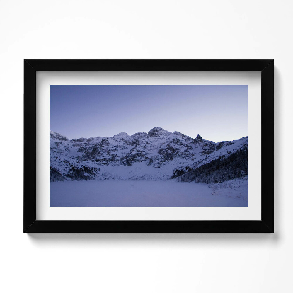 Keretezett kép Tájkép hófödte hegyekkel