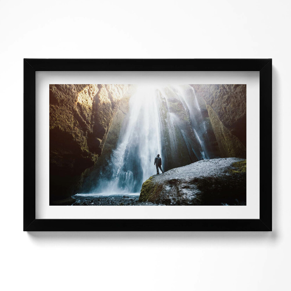 Keretezett kép Gljufrabui vízesés látképe