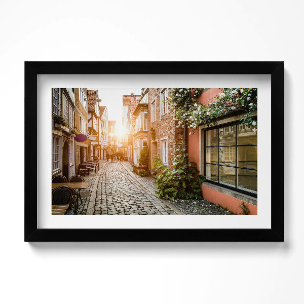 Keretezett kép Olasz utca épületek között