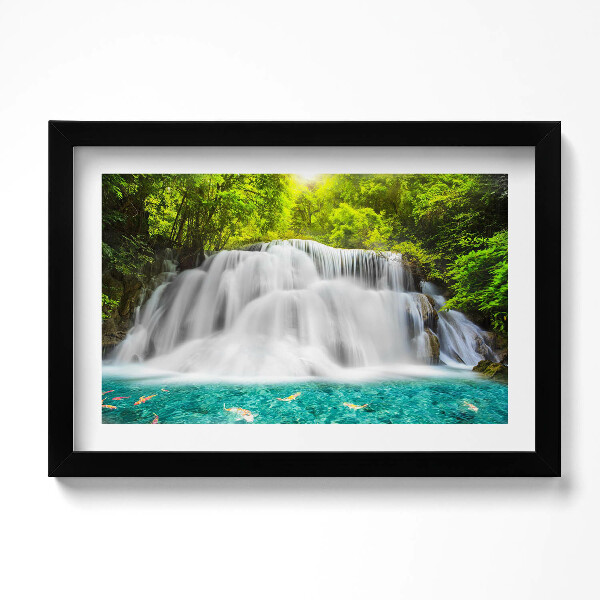 Keretezett kép Huai Mae Khamin vízesés Thaiföldön