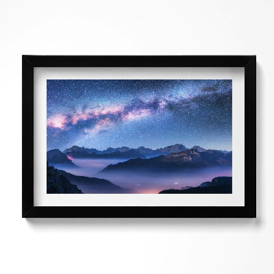 Kép keretben Csillagos égbolt a hegyek felett