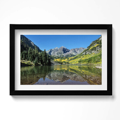 Keretezett kép Tó hegyek és erdők